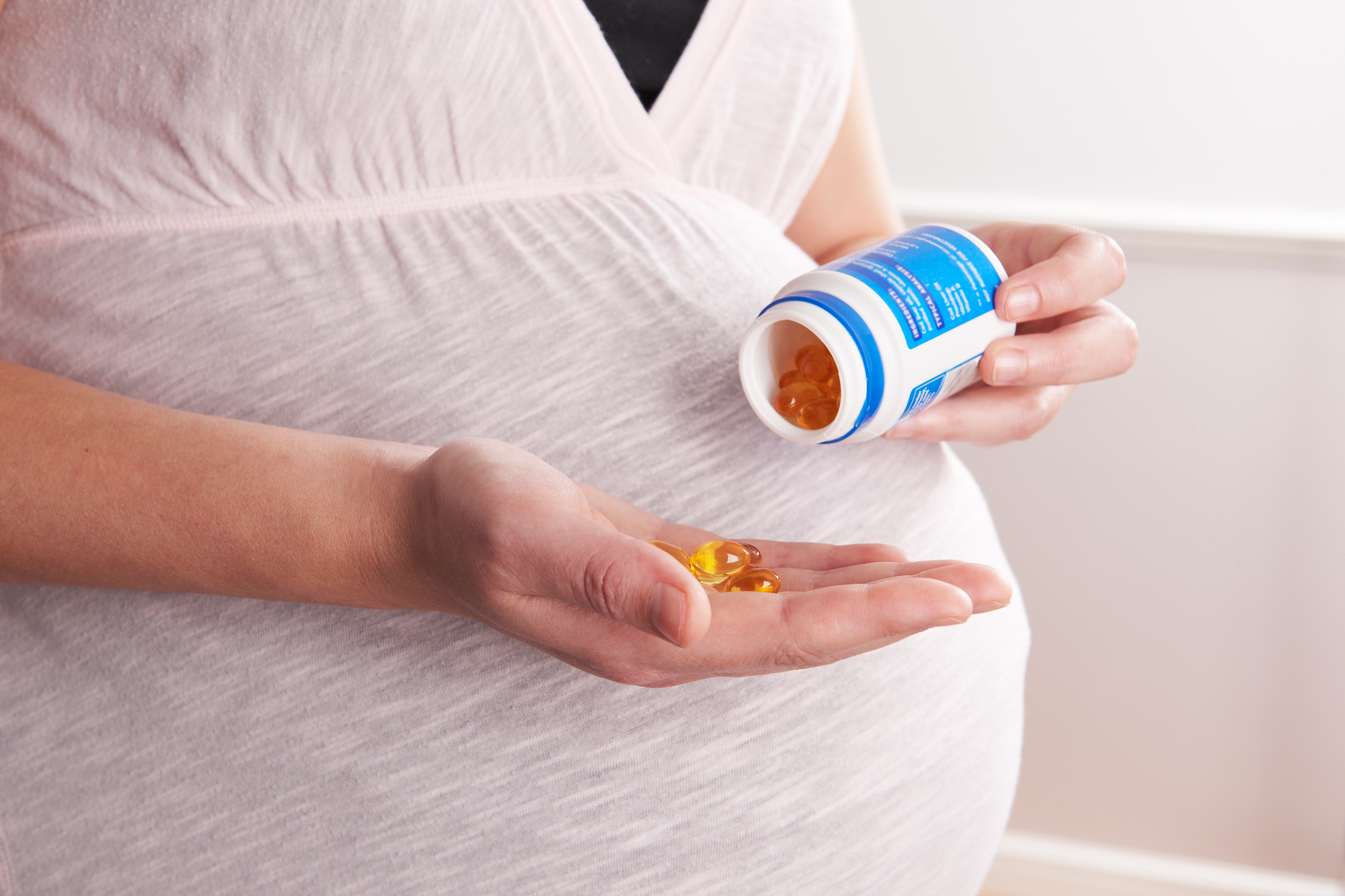 Можно ли беременным принимать витамины. Беременность. Таблетки для беременности. Для беременных медикаментов.